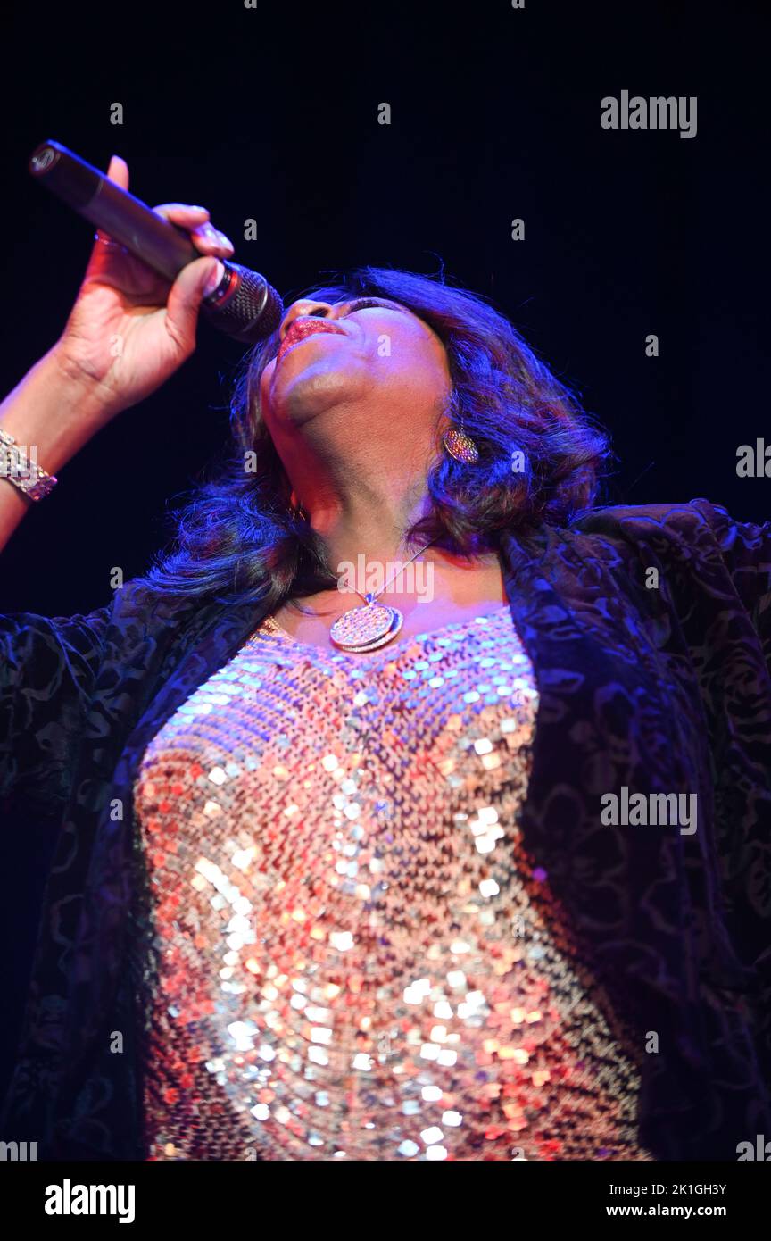 Jaki Graham  Performing on The Giants Of Soul Tour at Sheffield City Hall , Sheffield , Uk , 14.09.2022 Stock Photo