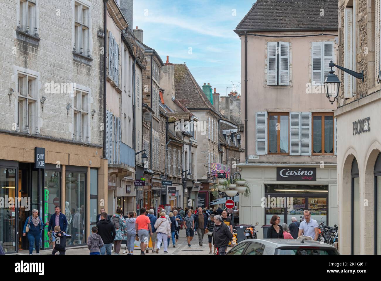 France supermarket exterior hi-res stock photography and images - Page 4 -  Alamy