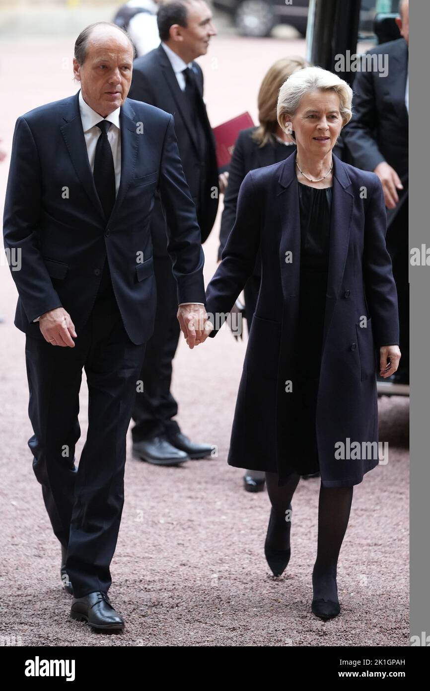 Ursula von der Leyen and husband Heiko arrive for a reception hosted by King Charles III for Heads of State and Official Overseas Guests, at Buckingham Palace in London, ahead of the funeral of Queen Elizabeth II. Picture date: Sunday September 18, 2022. Stock Photo