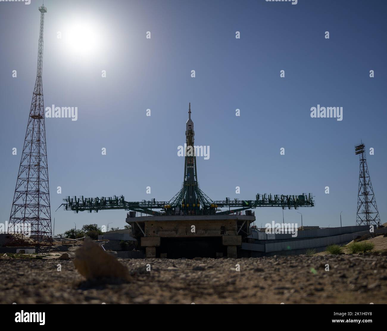 Baikonur , Kazakhstan. 18 September, 2022. The service gantry is closed around the Russian Soyuz MS-22 spacecraft and booster rocket at launch pad 31 of the Baikonur Cosmodrome, September 18, 2022 in Baikonur, Kazakhstan. International Space Station Expedition 68 crew members astronaut Frank Rubio of NASA, and cosmonauts Sergey Prokopyev and Dmitri Petelin of Roscosmos are set to launch September 21st to the orbiting laboratory.  Credit: Bill Ingalls/NASA/Alamy Live News Stock Photo