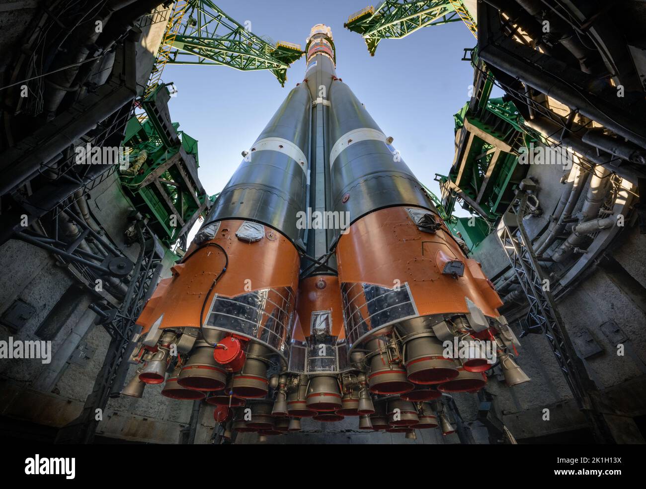Baikonur, Kazakhstan. 18th Sep, 2022. The Russian Soyuz MS-22 spacecraft and booster rocket are raised vertical after having rolled out by train at launch pad 31 of the Baikonur Cosmodrome, September 18, 2022 in Baikonur, Kazakhstan. International Space Station Expedition 68 crew members astronaut Frank Rubio of NASA, and cosmonauts Sergey Prokopyev and Dmitri Petelin of Roscosmos are set to launch September 21st to the orbiting laboratory. Credit: Bill Ingalls/NASA/Alamy Live News Stock Photo