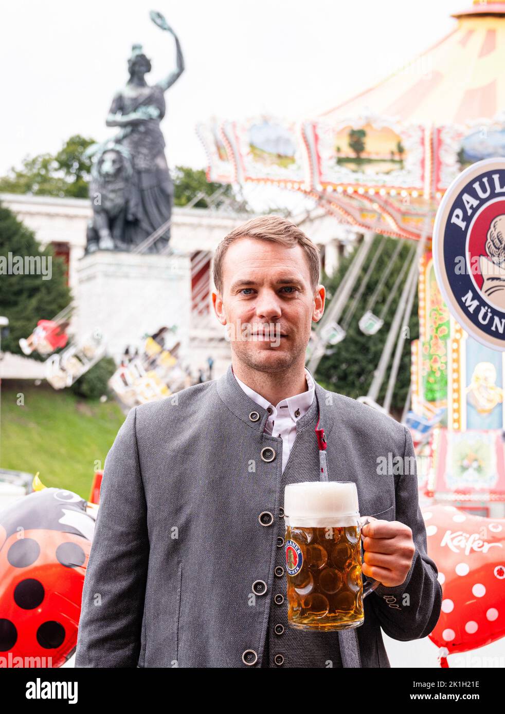 Manuel Neuer of Bayern Muenchen  diesjŠhriger Besuch des MŸnchner Oktoberfest des FC Bayern MŸnchen im KŠferzelt  Poolfoto FC Bayern MŸnchen  © diebilderwelt / Alamy Stock Stock Photo