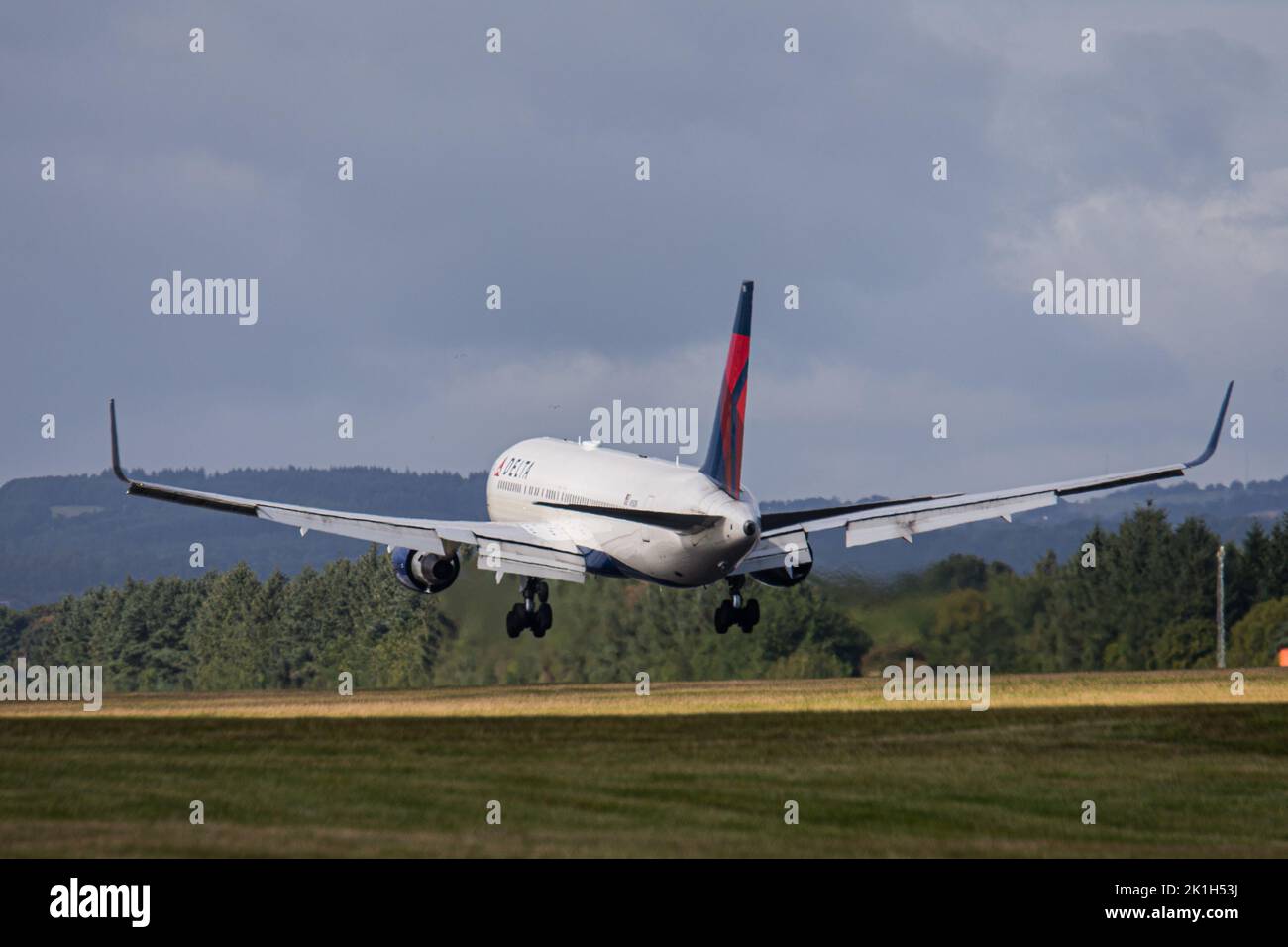 Delat airways hi-res stock photography and images - Alamy