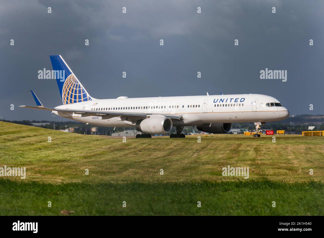 A closeup shot of the United Airlines Boeing 757 at the airport in the United Kingdom Stock Photo