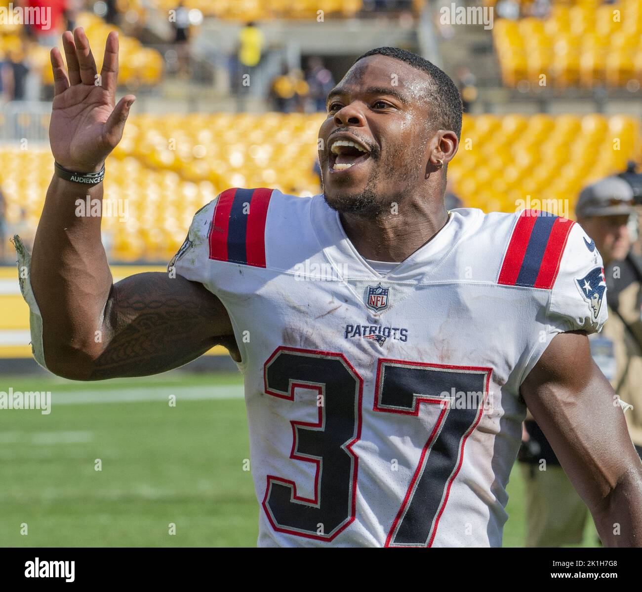 Best photos of Damien Harris' first day at One Bills Drive