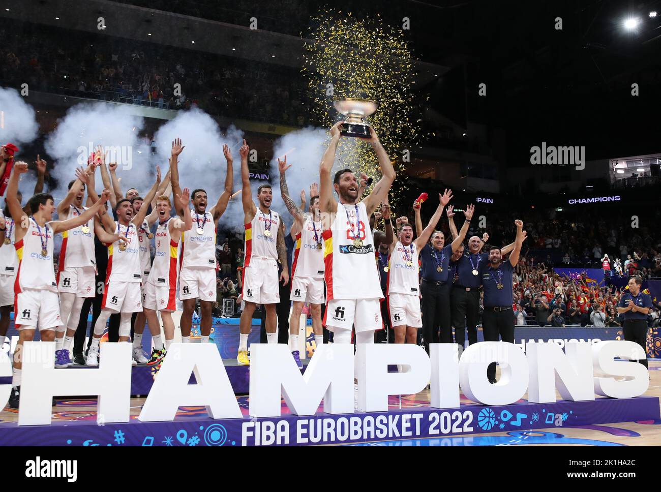 Spanien ist Europameister 2022  Spain vs France FIBA EuroBasket 2022  Gold medal match final match 18.09.2022 Mercedes Benz Arena Berlin © diebilderwelt / Alamy Stock Stock Photo
