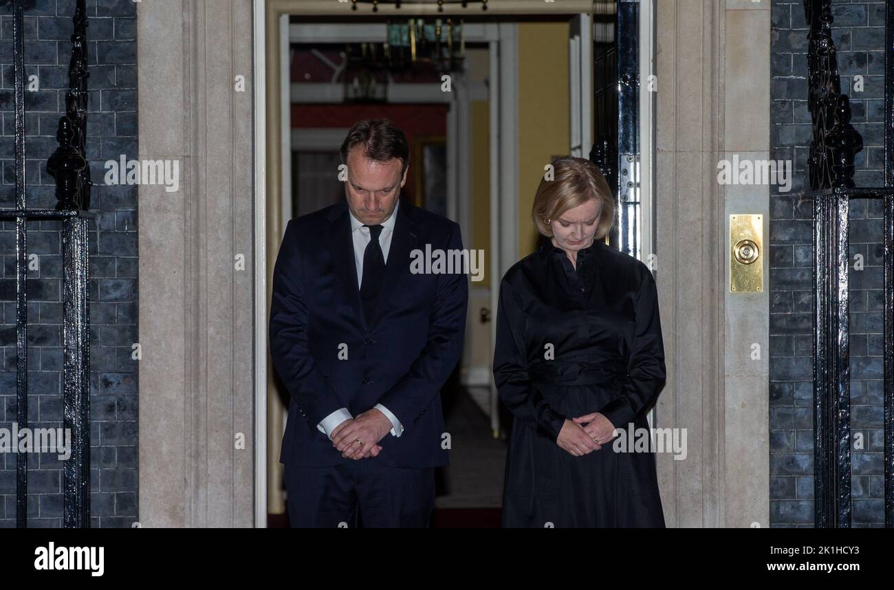 London, UK. 18th Sep, 2022. September 18, 2022, London, England, United Kingdom: UK Prime Minister LIZ TRUSS  and her husband HUGH Oâ€™LEARY  joined minute of silence  outside e10 Downing Street for Queen Elizabeth II  (Credit Image: © Tayfun Salci/ZUMA Press Wire) Credit: ZUMA Press, Inc./Alamy Live News Stock Photo