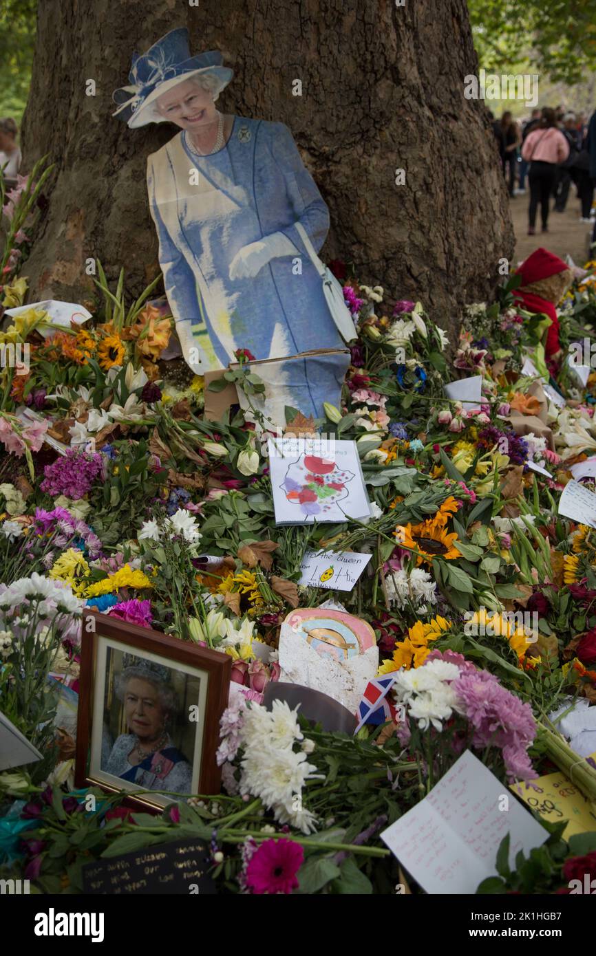 London, UK. 18th September 2022. A lifesize cutout of Queen Elizabeth