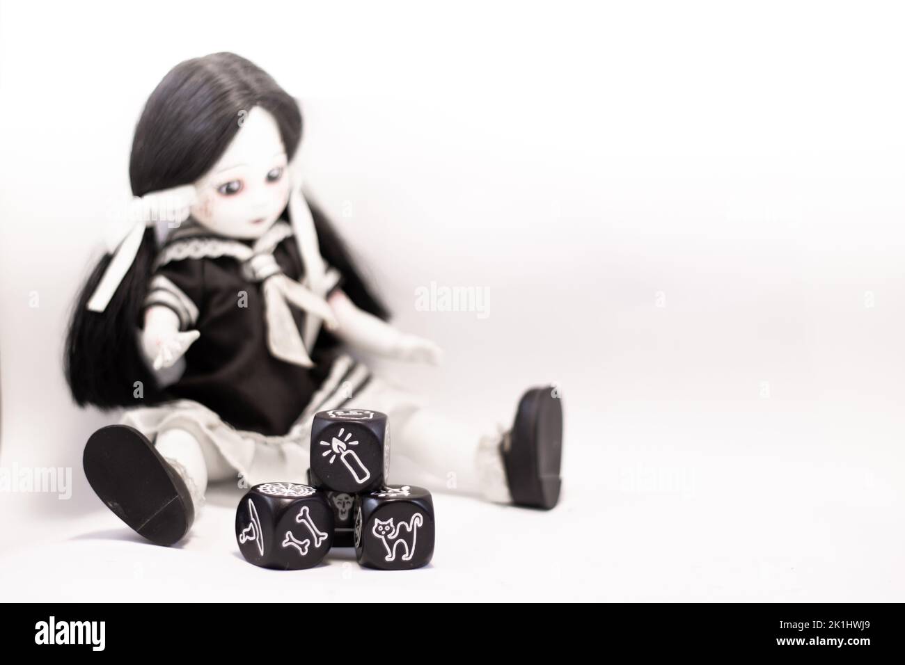 Mezco Toyz Living Dead Dolls Series 26 Lamenta Figura de acción