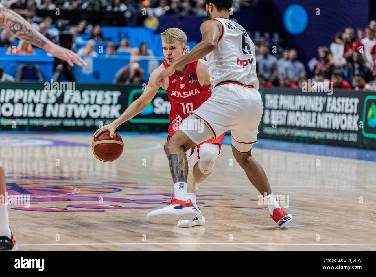 lukasz-kolenda-l-of-poland-and-nick-weiler-babb-r-of-germany-seen