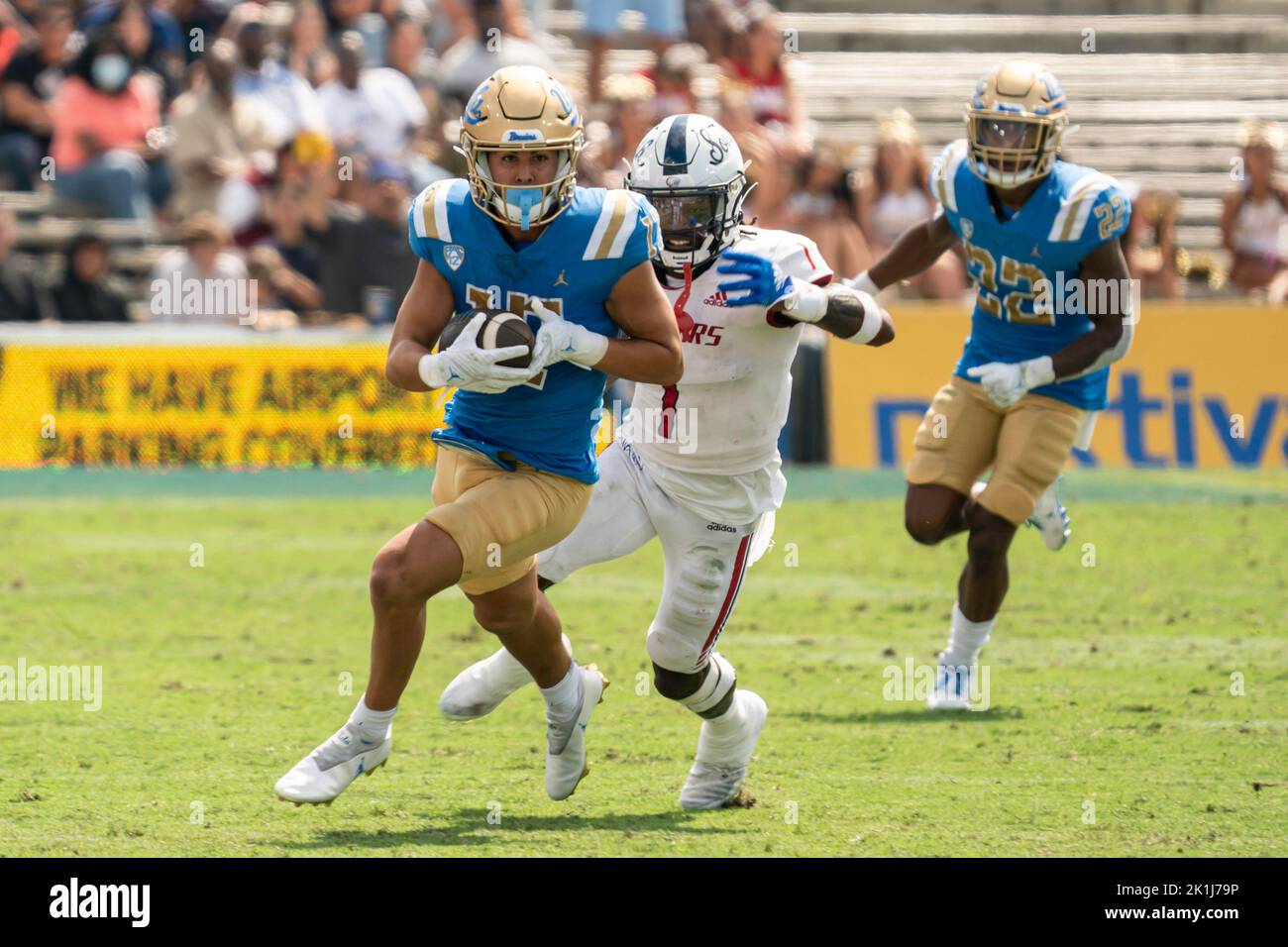 South Alabama Jaguars cornerback Jalen Jordan (1) chases UCLA Bruins
