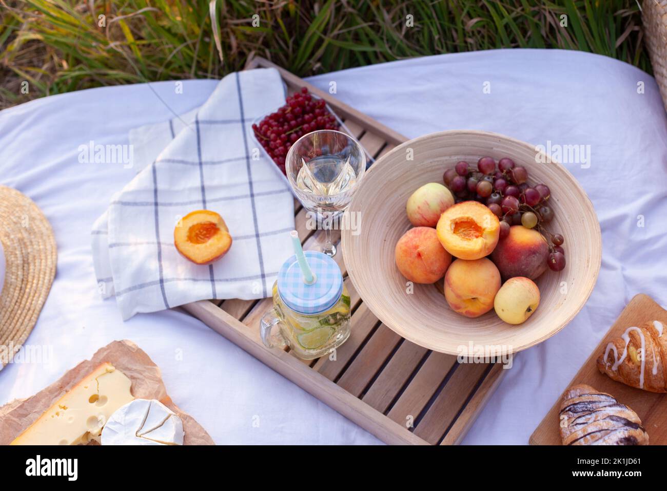 Picnic set up hi-res stock photography and images - Alamy