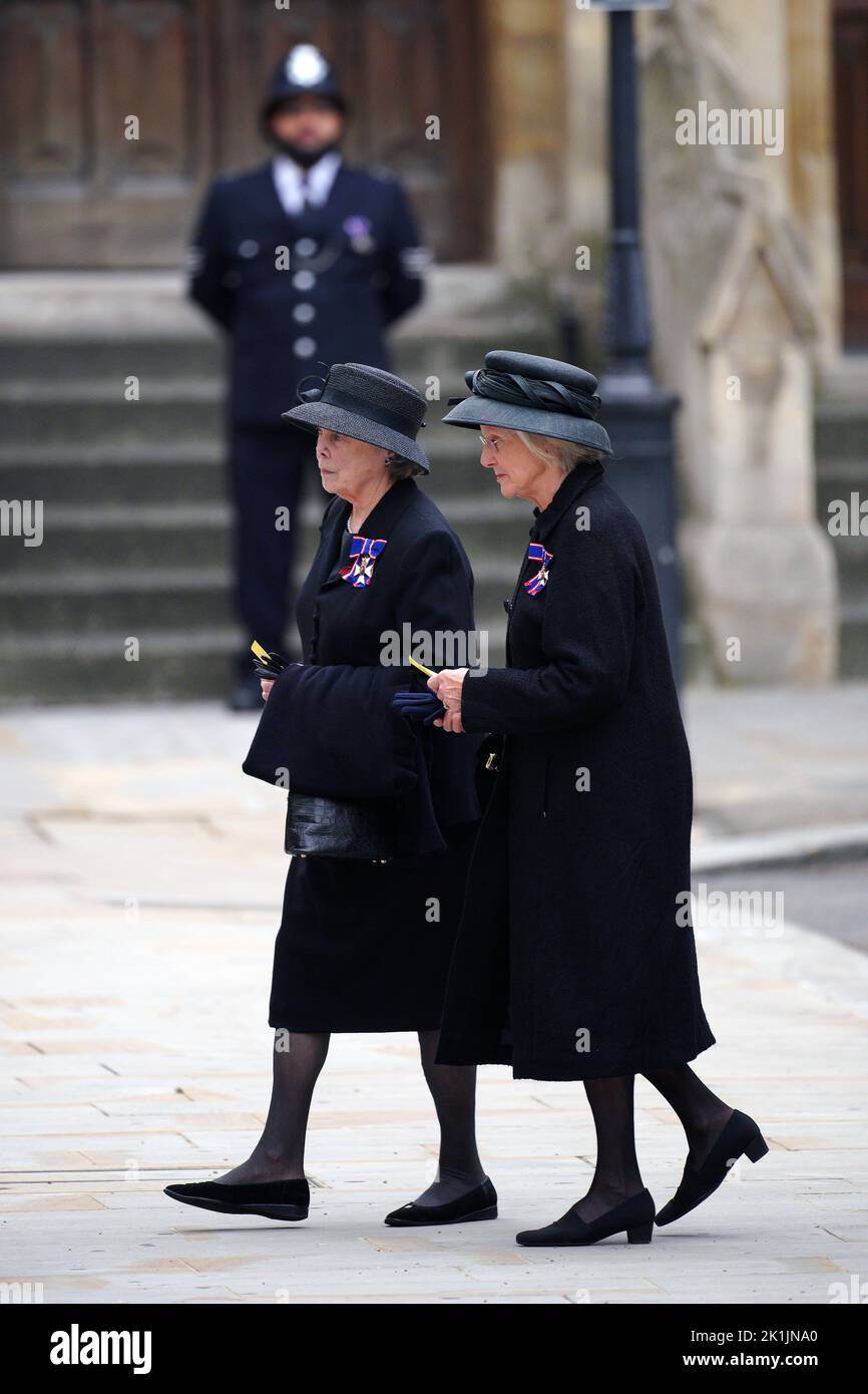 Invited guests arriving at the State Funeral of Queen Elizabeth II, held at Westminster Abbey, London. Picture date: Monday September 19, 2022. Stock Photo
