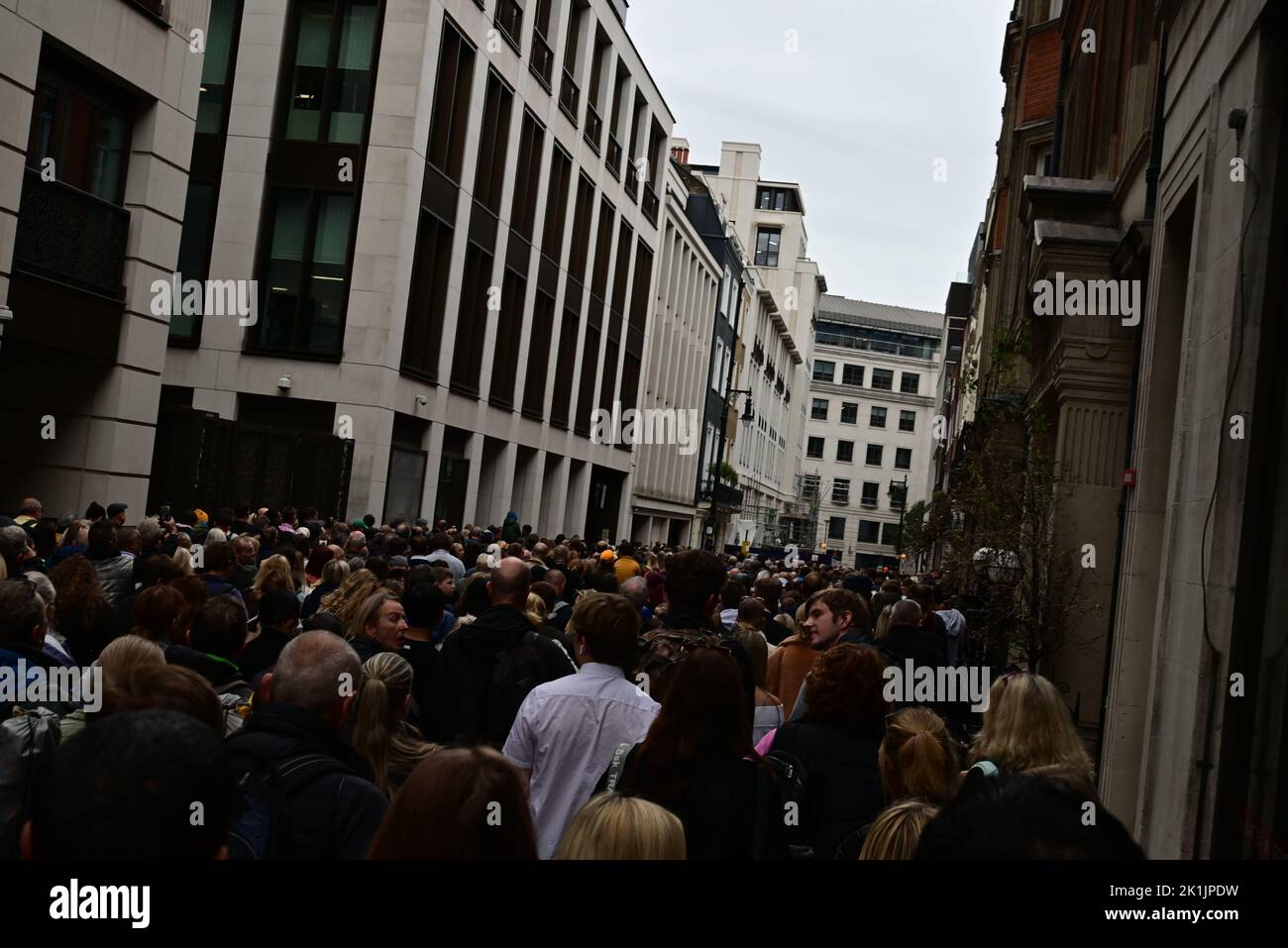 State funeral of Her Majesty Queen Elizabeth II, London, UK, Monday 19th September 2022. Crowd congestion on Bolton Street. Stock Photo