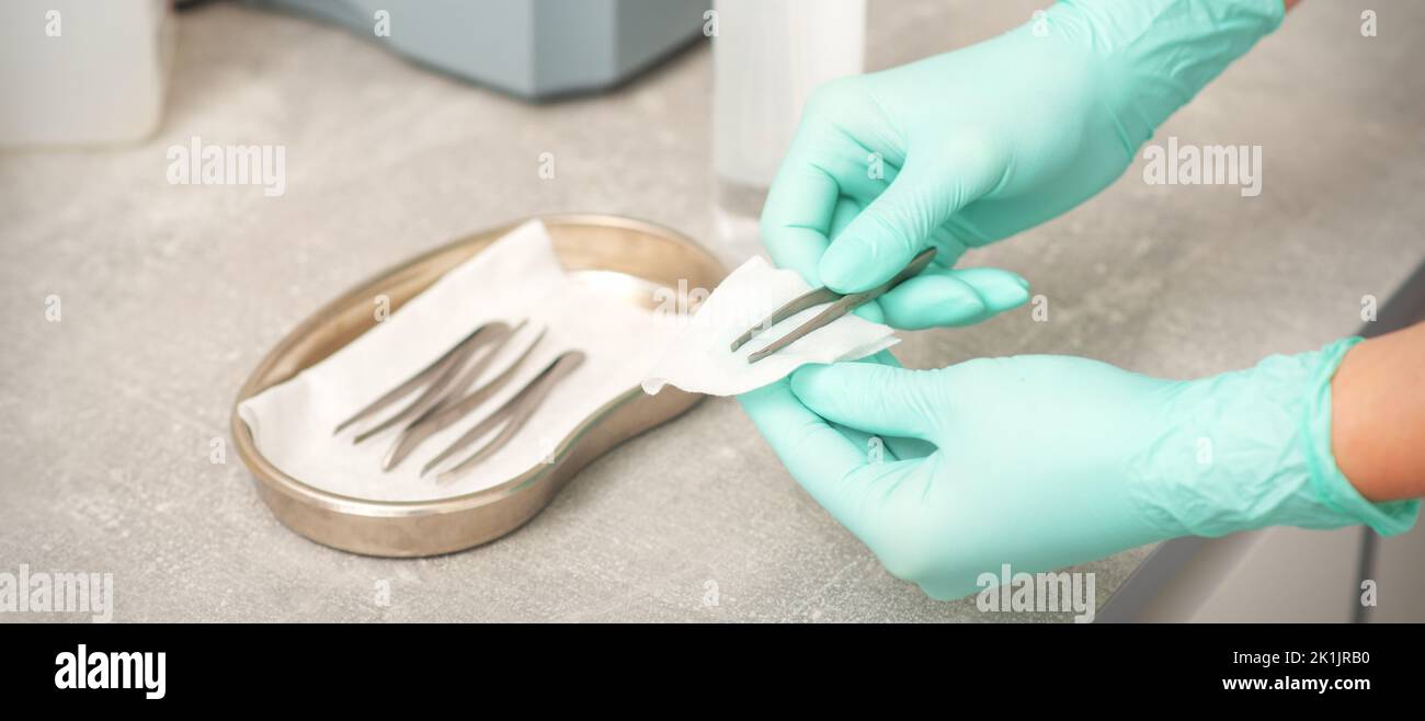 Hand disinfects tweezers with cleaning systems for medical instruments