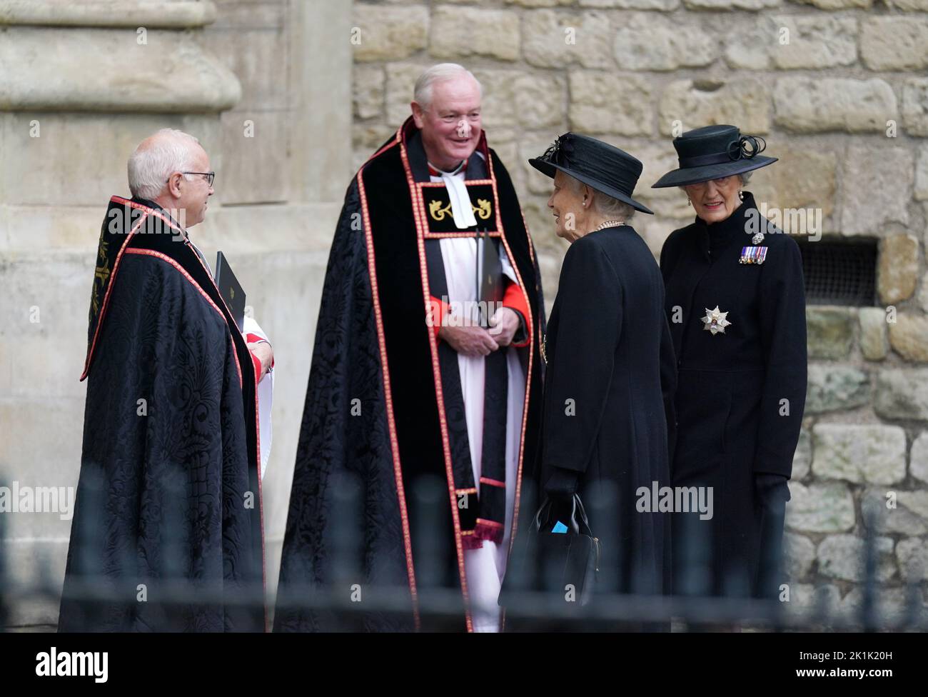 Lady in waiting queen hires stock photography and images Alamy
