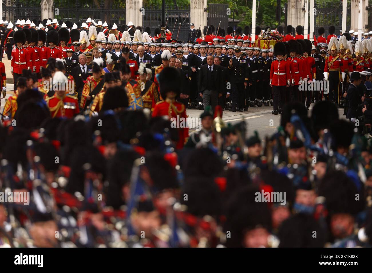 The procession arrives outside Westminster Abbey on the day of the state funeral and burial of Britain's Queen Elizabeth, in London, Britain, September 19, 2022.  REUTERS/Kai Pfaffenbach Stock Photo