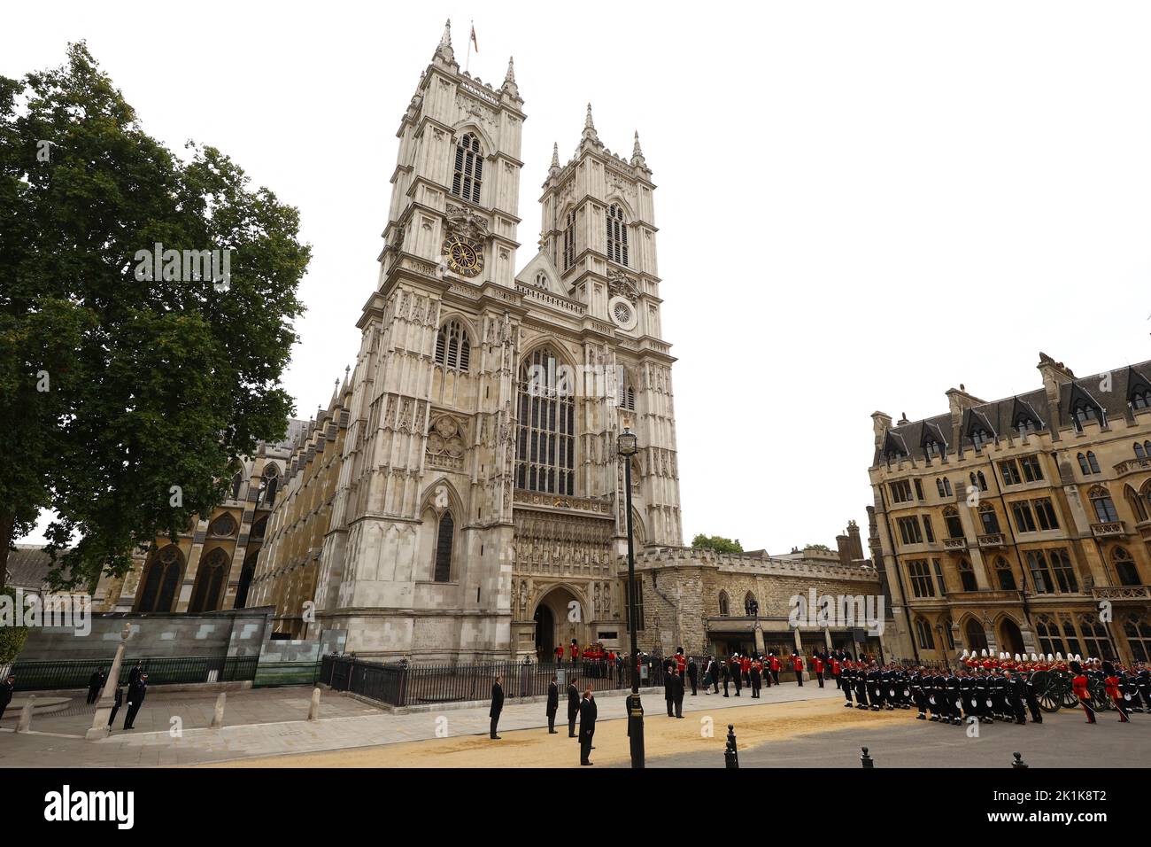 A general view of Westminster Abbey on the day of the state funeral and burial of Britain's Queen Elizabeth, in London, Britain, September 19, 2022.  REUTERS/Kai Pfaffenbach Stock Photo