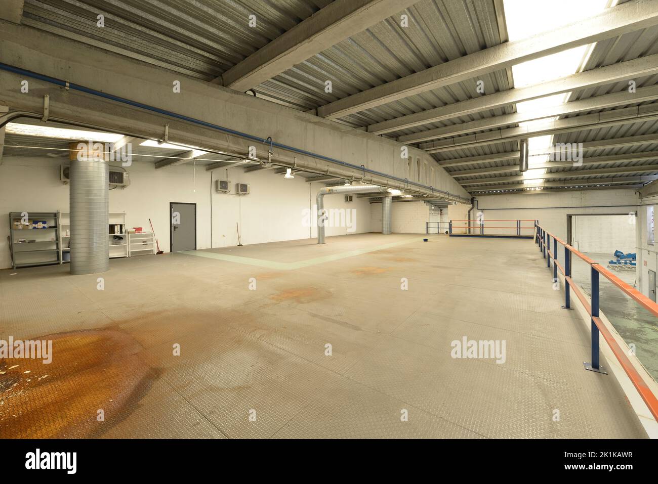 Precast Lagging Between Rib Empty industrial hall with large precast concrete rib beams Stock Photo ...