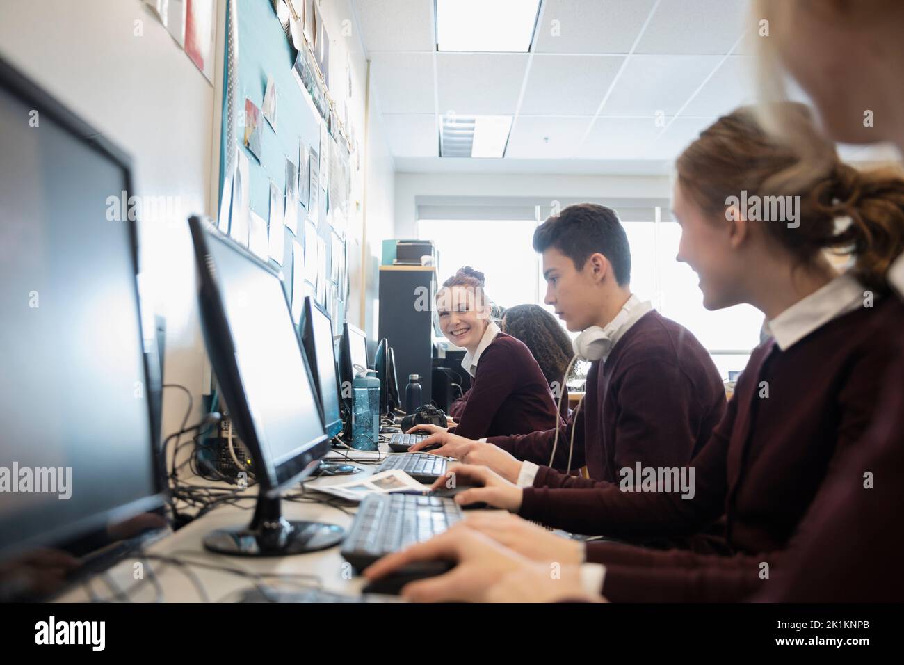 Adult classroom computers hi-res stock photography and images - Alamy