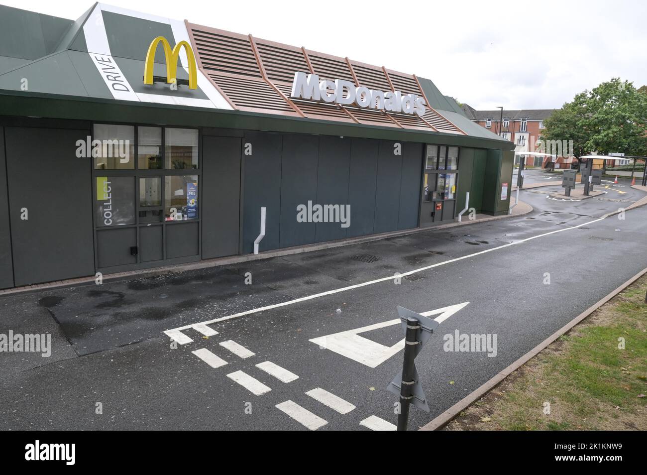 Bristol Road, Birmingham - September 19th 2022 - McDonald's on Bristol Road in Birmingham is closed and empty of customers during the Queen's state funeral. Credit: Scott CM/Alamy Live News Stock Photo