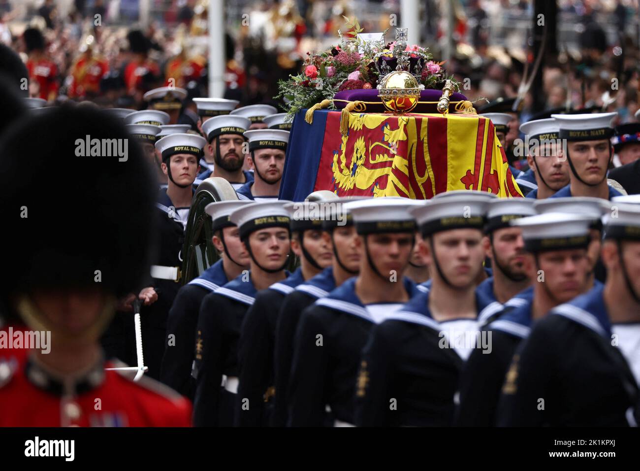 The processions carries the coffin on the day of the state funeral and burial of Britain's Queen Elizabeth, in London, Britain, September 19, 2022. REUTERS/Tom Nicholson? Stock Photo
