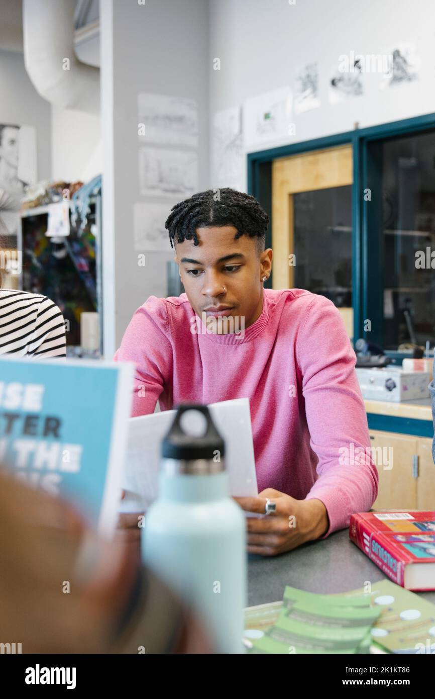 Science laboratory hires stock photography and images Alamy