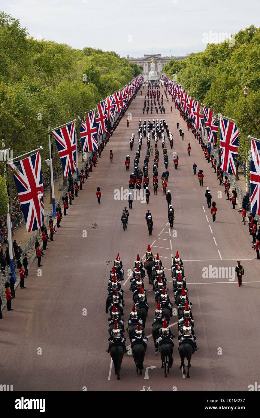 The coffin procession heads down the Mall towards Wellington Arch