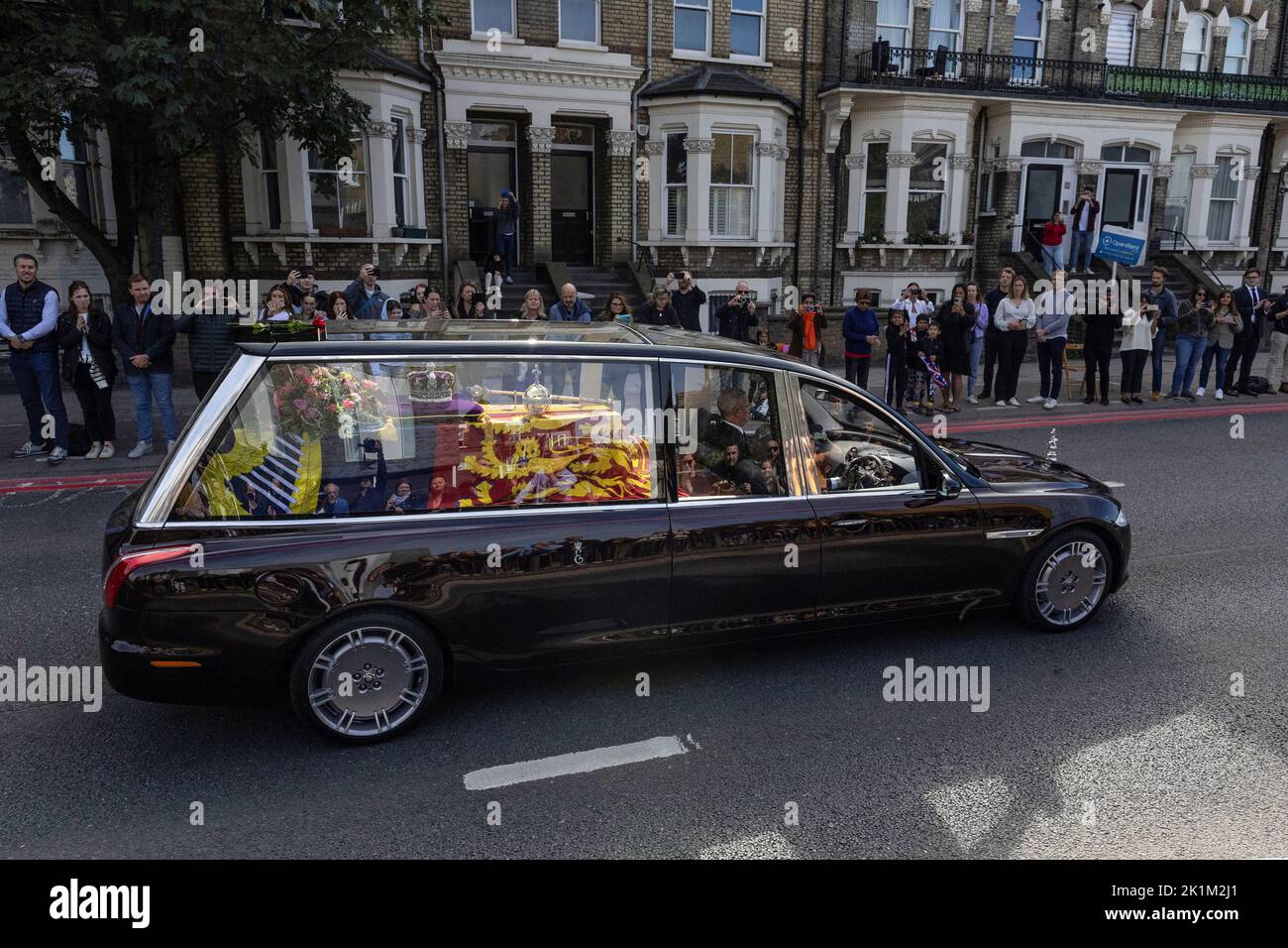 Britain's Queen Elizabeth's coffin is transported, on the day of her state funeral and burial, in London, Britain, September 19, 2022. REUTERS/Carlos Barria Stock Photo
