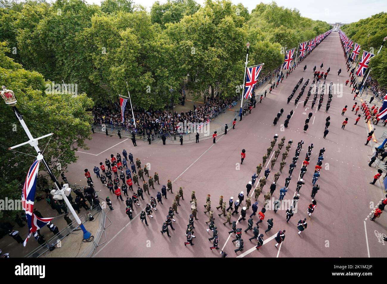 The coffin procession heads down the Mall towards Wellington Arch