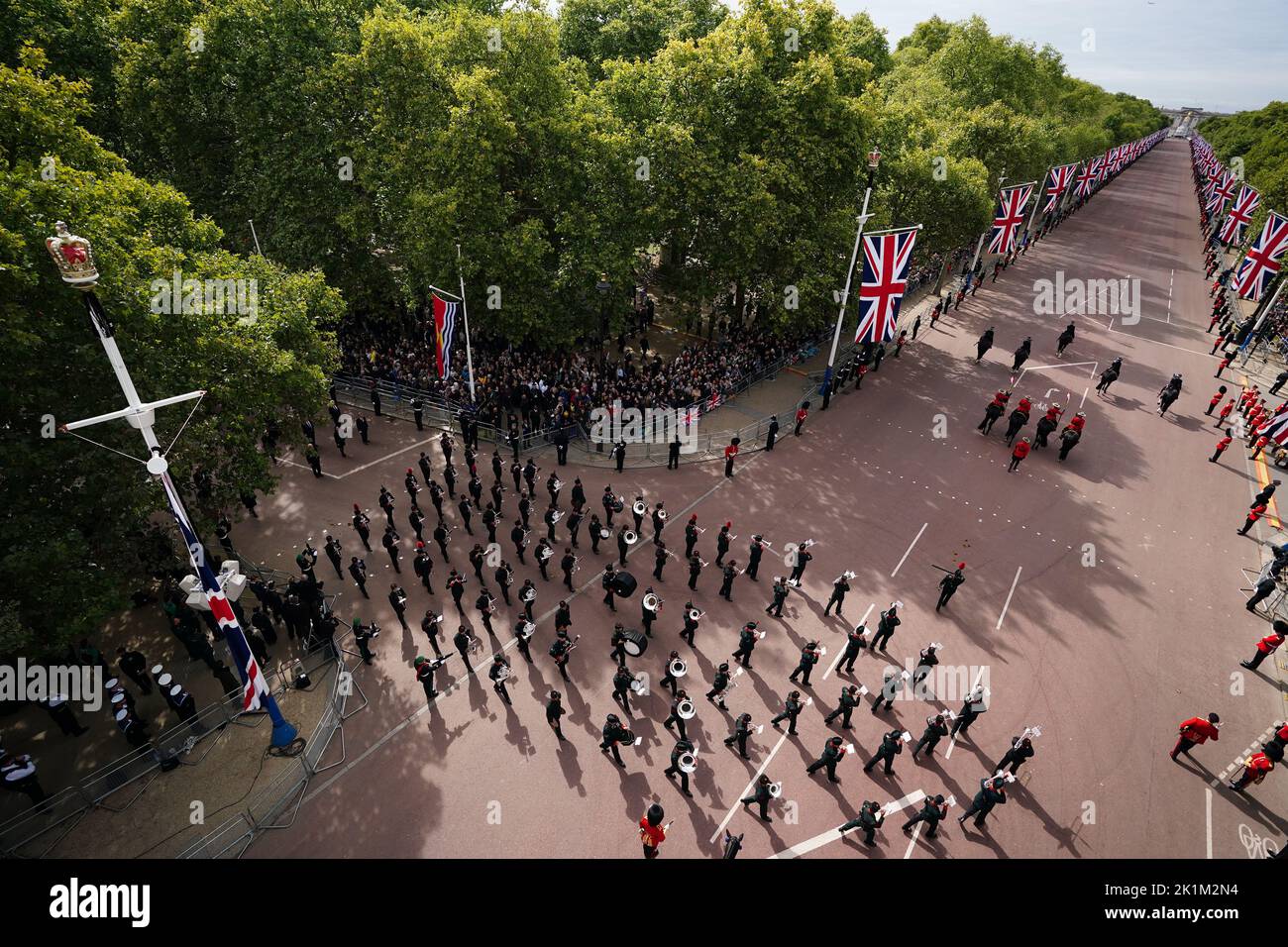 The coffin procession heads down the Mall towards Wellington Arch