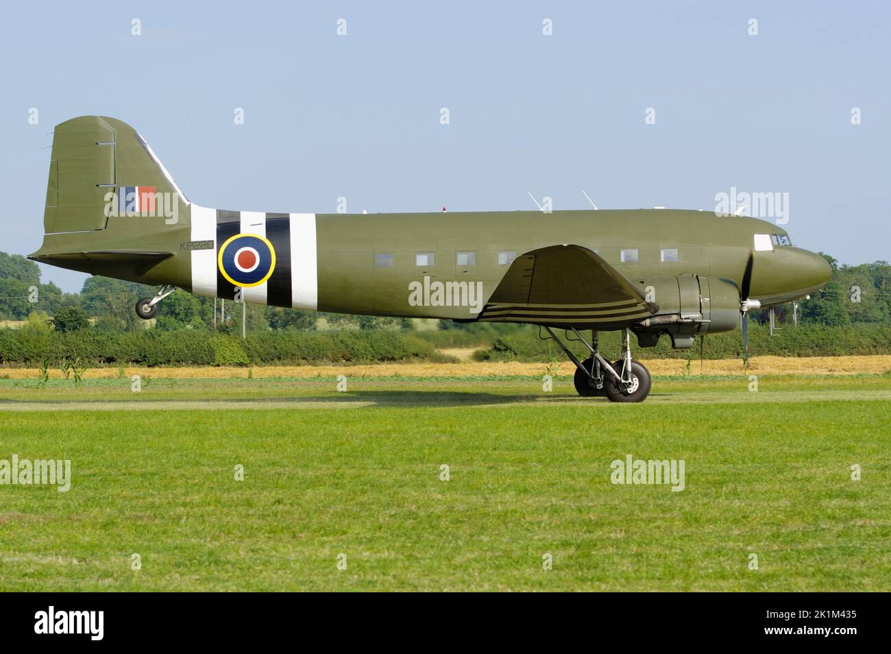 Aircraft Photo of CF-WCM, Douglas DC-3(C), Midwest Aviation