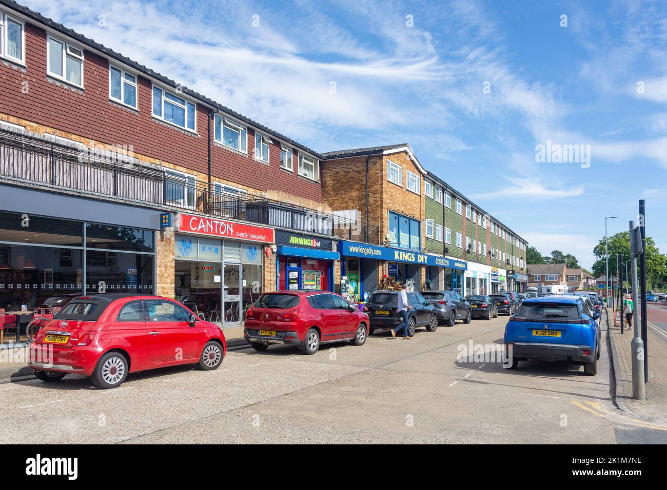 Parade of shops hires stock photography and images Alamy