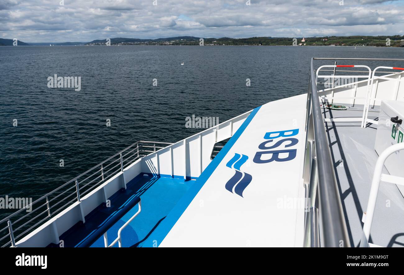 Unteruhldingen, Germany. 19th Sep, 2022. An e-ferry operated by Bodensee-Schiffsbetriebe (BSB), which is battery-electric, is sailing on Lake Constance. The electric ferry has a 1000-kilowatt-hour battery that is charged during the lunch break and at night. Credit: Silas Stein/dpa/Alamy Live News Stock Photo