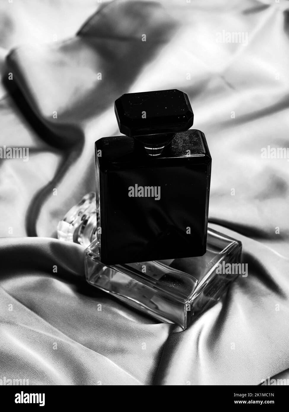 Perfume hombre online envase negro