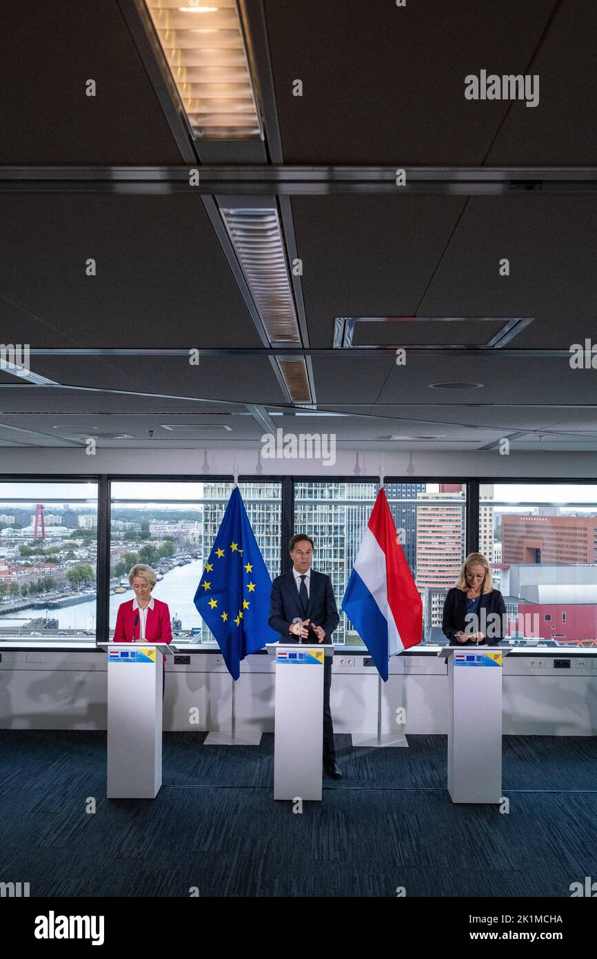 Netherlands, Rotterdam, 2022-09-08. Dutch Prime Minister Mark Rutte and Finance Minister Sigrid Kaag receive European Commission President Ursula Von Stock Photo