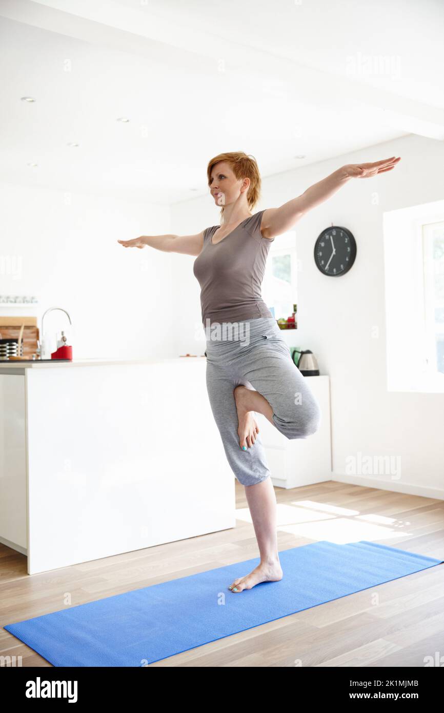 8 Powerful Yoga Poses for Dancers - Fitsri Yoga