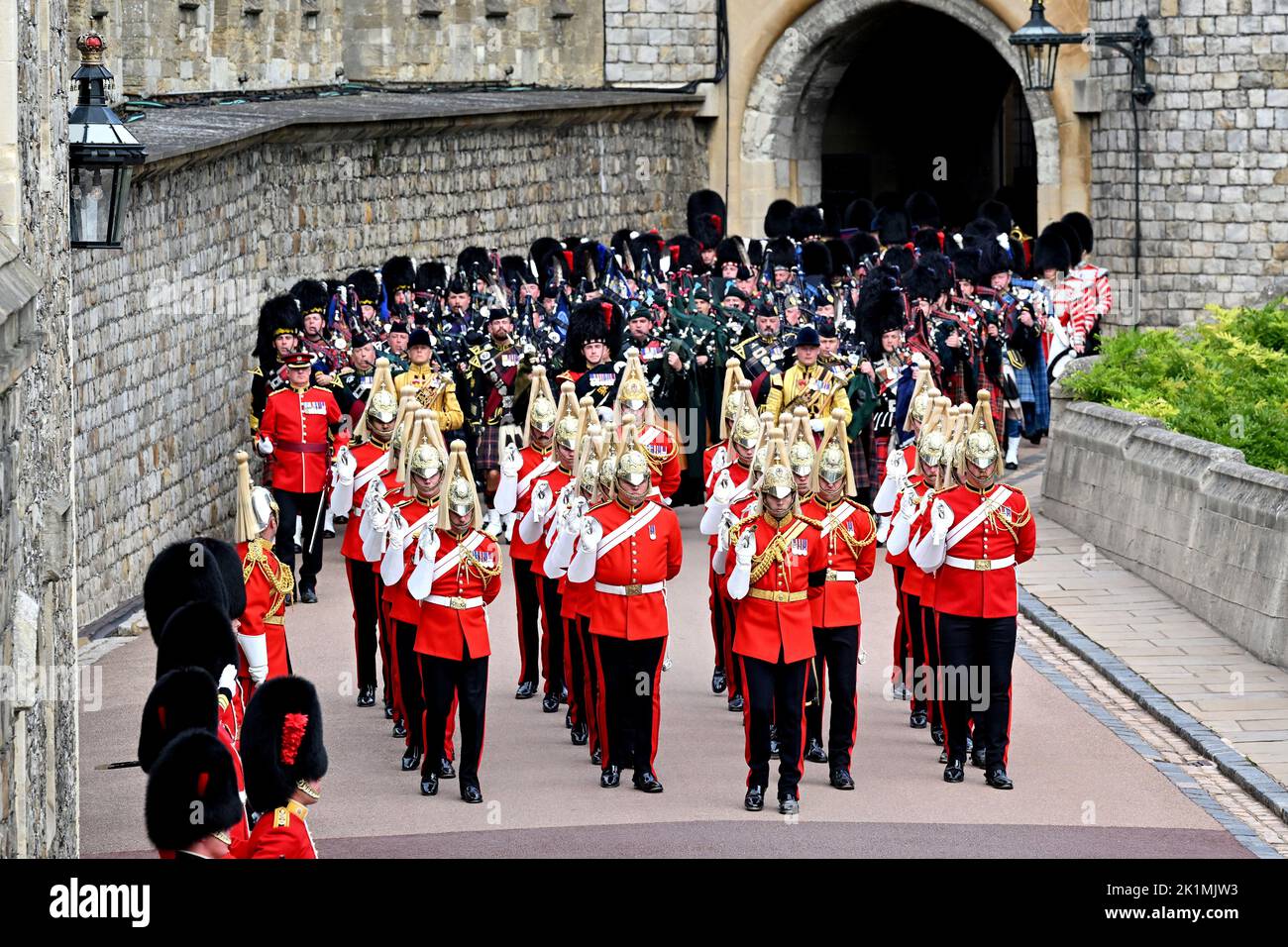 Drums funeral queen elizabeth ii hires stock photography and images