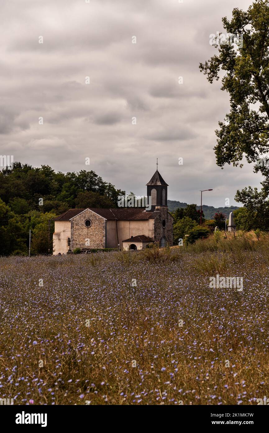 Church of Saint-Pierre, Argagnon along the route of Chemin du Puy in the canton of Arthez-de-Béarn. Pyrénées-Atlantiques, France Stock Photo