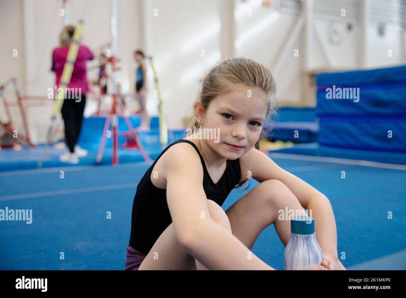 Preteen girl looking up in hi-res stock photography and images - Alamy