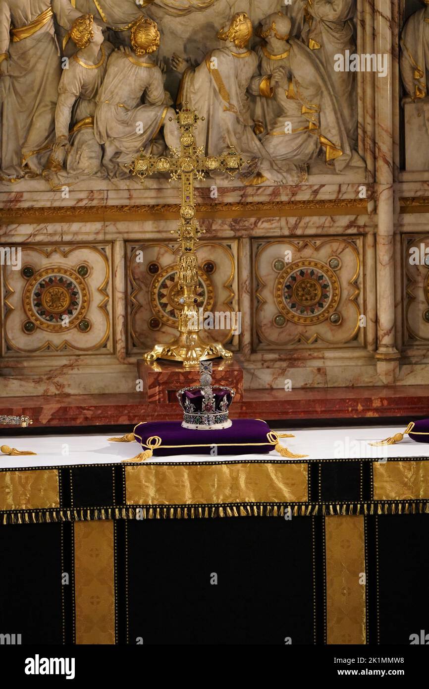 The Imperial State Crown is seen on the high altar after being removed from the coffin of Queen Elizabeth II during the Committal Service at St George's Chapel in Windsor Castle, Berkshire. Picture date: Monday September 19, 2022. Stock Photo