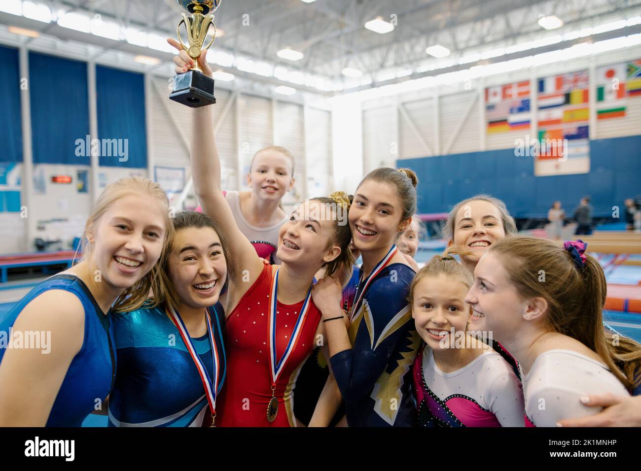 Girl holding trophy hi-res stock photography and images - Alamy
