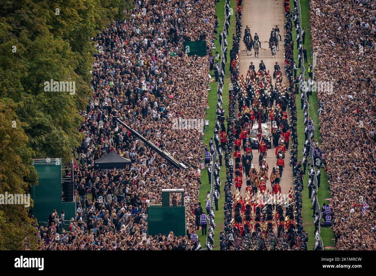 The Ceremonial Procession of the coffin of Queen Elizabeth II travels down the Long Walk as it arrives at Windsor Castle for the Committal Service at St George's Chapel. Picture date: Monday September 19, 2022. Stock Photo