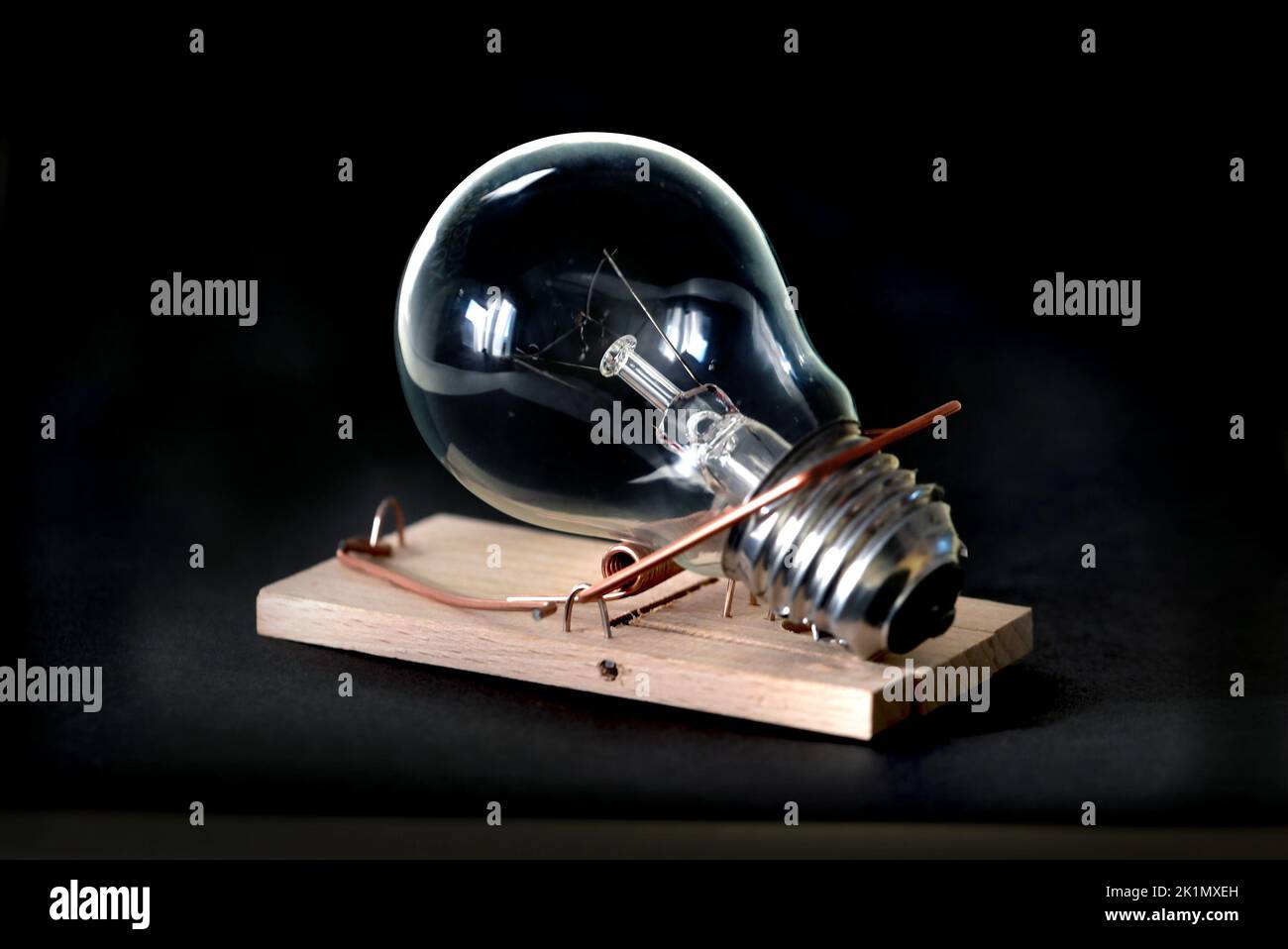 Electricity concept light bulb drawing hi-res stock photography and ...
