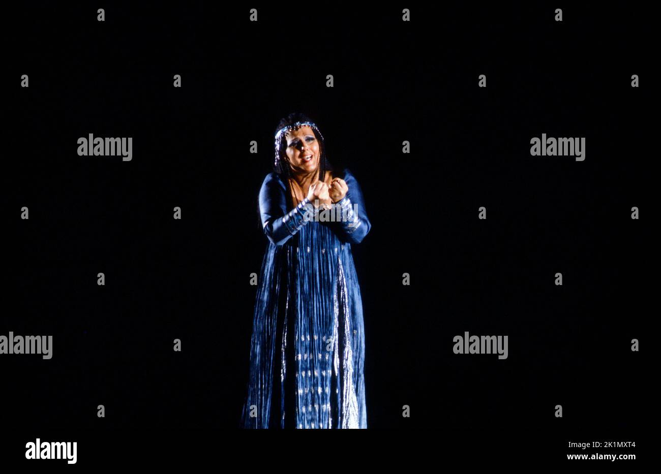 Katia Ricciarelli (Aida) in AIDA by Giuseppe Verdi at The Royal Opera, Covent Garden, London WC2  02/06/1984  libretto: Antonio Ghislanzoni  conductor: Zubin Mehta  costumes: Pet Halmen  set design & direction: Jean-Pierre Ponnelle Stock Photo