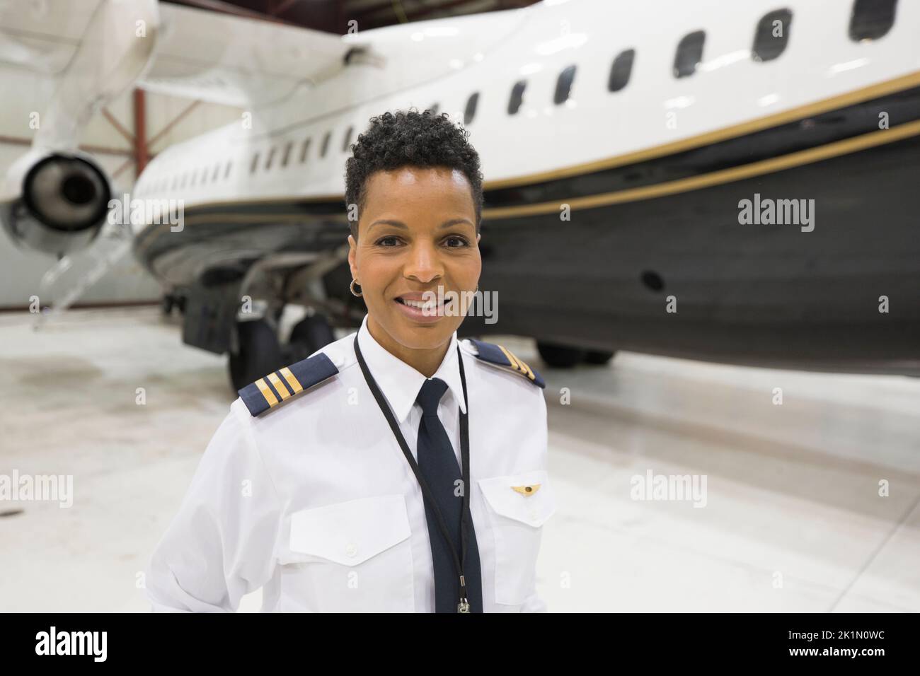 Female airline pilot in uniform hi-res stock photography and images - Alamy