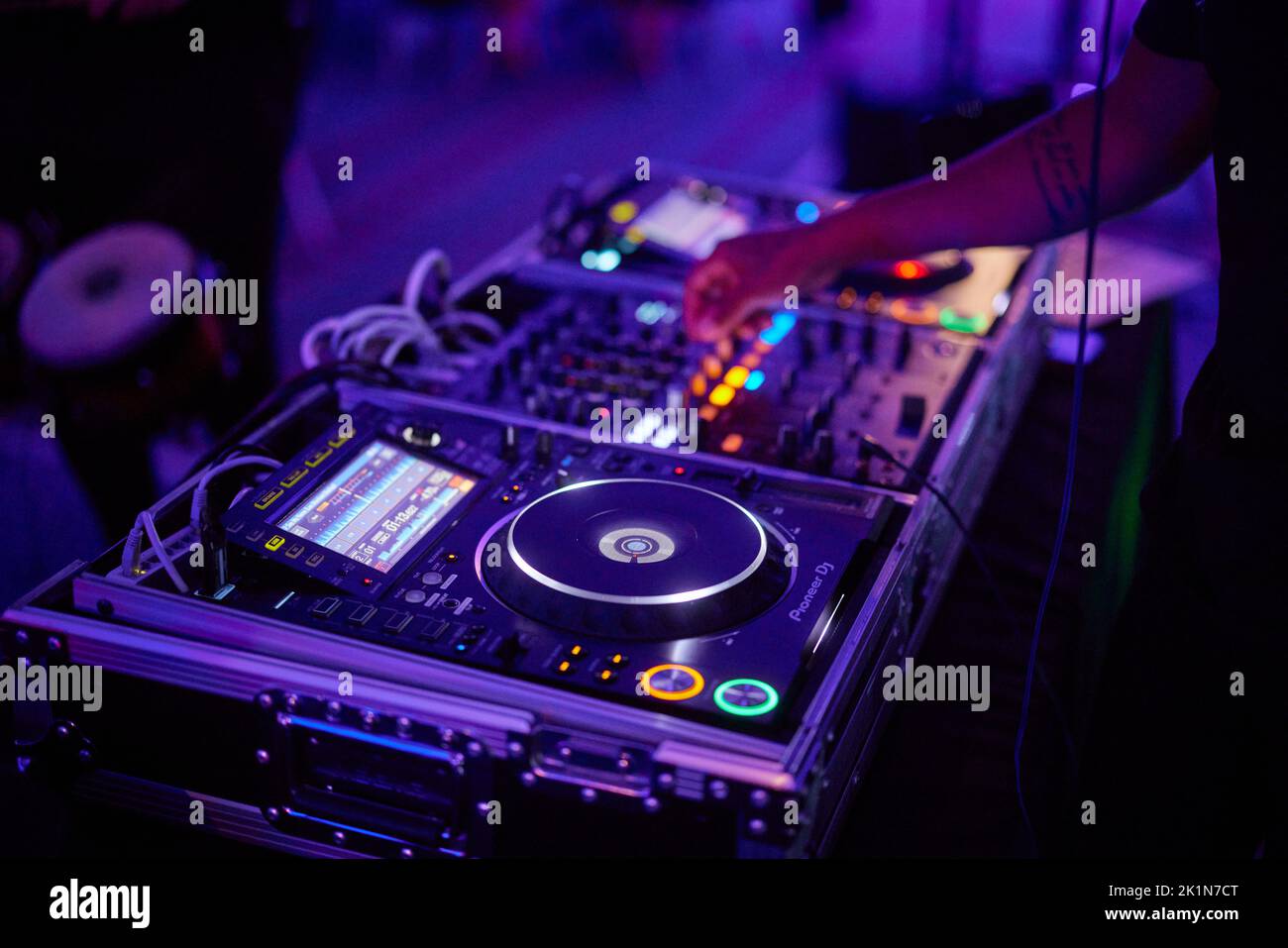 Pioneer dj hi-res stock photography and images - Alamy