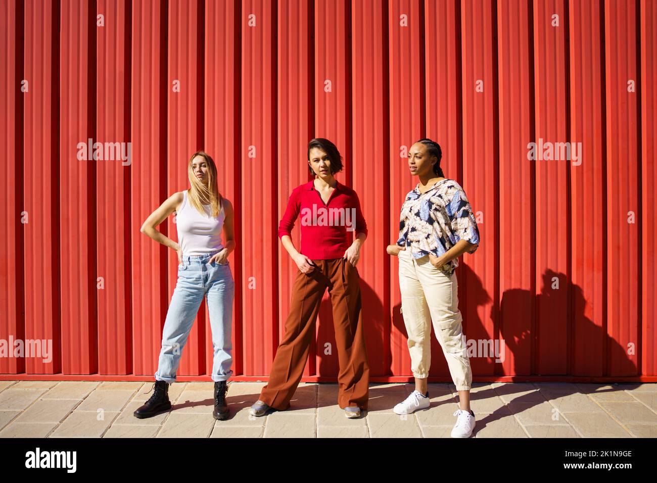 Women of the wall hi-res stock photography and images - Alamy