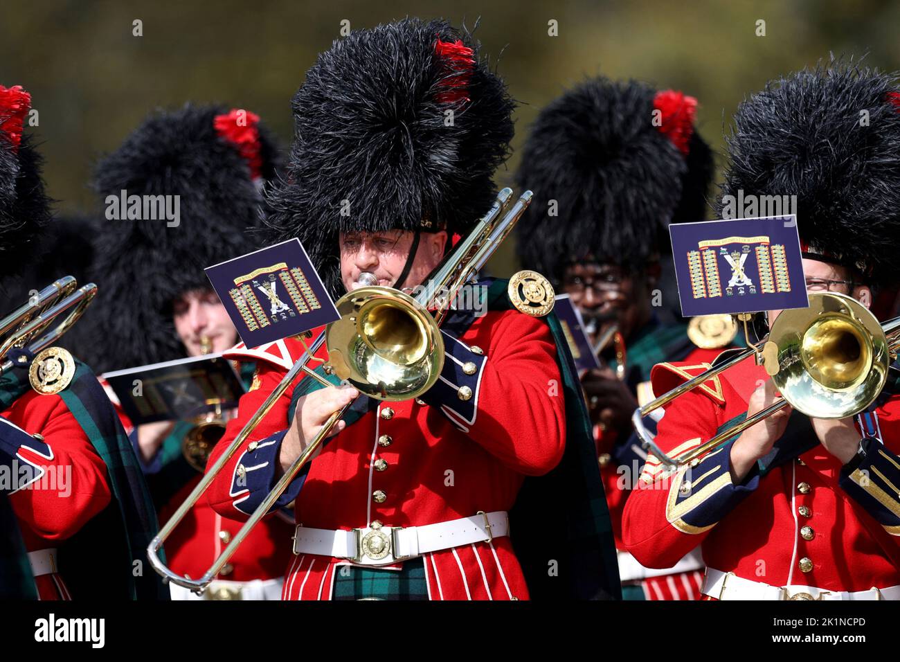 Drums funeral queen elizabeth ii hires stock photography and images