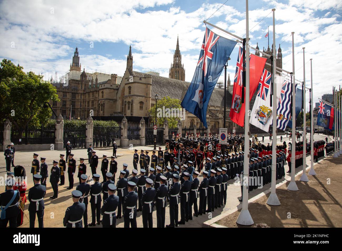 London, England. 19th September, 2022. The sun came out as the State Funeral of Queen Elizabeth II at Westminster Abbey was under way. The funeral ceremonies for the late monarch were held in London and Windsor. Credit: Kiki Streitberger / Alamy Live News Stock Photo